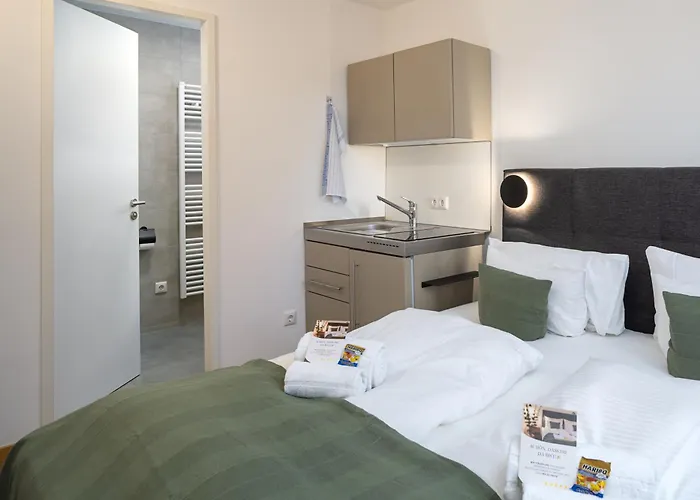 아파트호텔 Dreamcation Altstadthotel - Mikro Mit Kueche & Self Check-in 3*