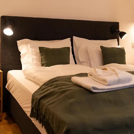 Aparthotel Dreamcation Altstadthotel - Mikro Mit Kueche & Self Check-in Řezno