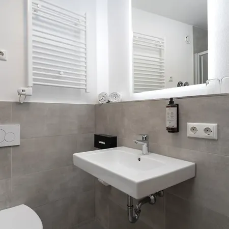 Aparthotel Dreamcation Altstadthotel Regensburg, Mikro Mit Küche 3*